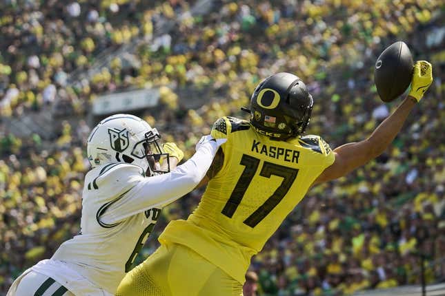 Sep 2, 2023; Eugene, Oregon, USA; Portland State Vikings wide receiver Jermaine Braddock (6) breaks up a pass play intended for Oregon Ducks wide receiver Kyler Kasper (17) during the first half at Autzen Stadium.