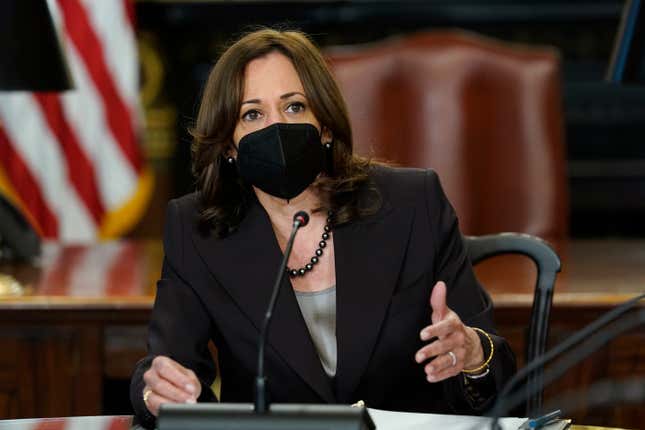 Image for article titled Vice President Kamala Harris Returns to White House After Testing Negative for COVID-19