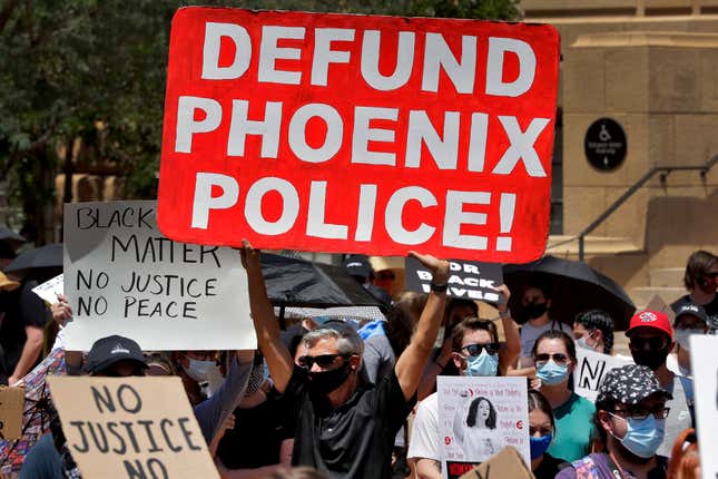 Image for article titled Phoenix Police Chief Is Suspended Over Dismissed &#39;Gang Charges&#39; for Protestors
