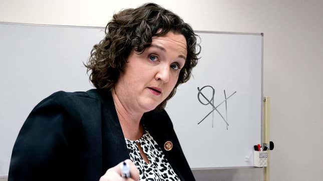 Image for article titled Katie Porter Uses Whiteboard To Explain To Dianne Feinstein Why This Her Office Now