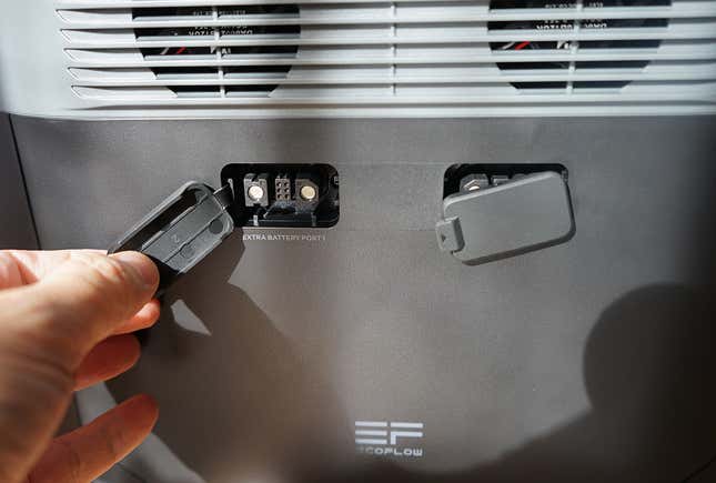 Imagen para el artículo titulado Probamos la Ecoflow Delta Max, una potente estación de carga contra apagones que te ayuda a ahorrar electricidad