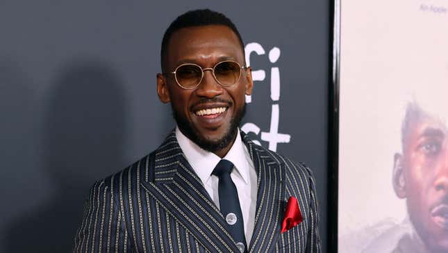  Mahershala Ali attends the 2021 AFI Fest Official Screening of Magnolia Pictures’ “Swan Song” at TCL Chinese Theatre on November 12, 2021 in Hollywood, California. 