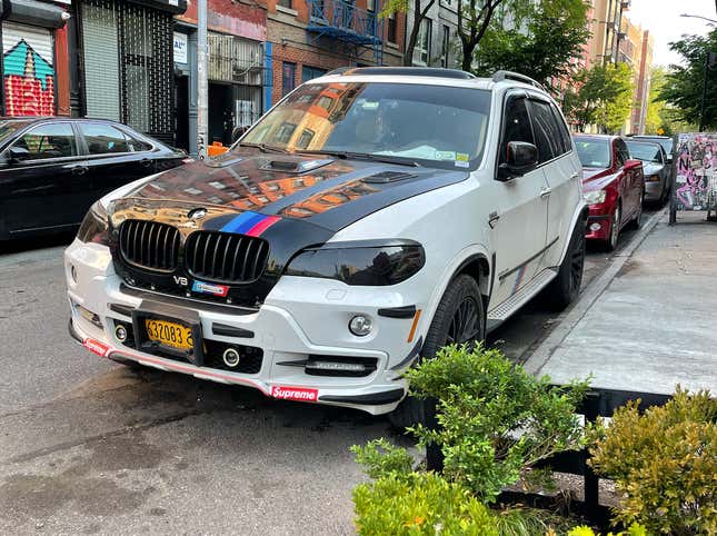 Image for article titled These Are the Coolest Cars I Saw on the Streets of New York City in 2022