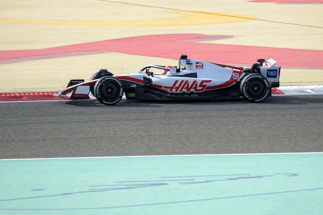 Image for article titled Mercedes Is Already Exploiting The Gray Areas In Formula One's New Technical Regulations