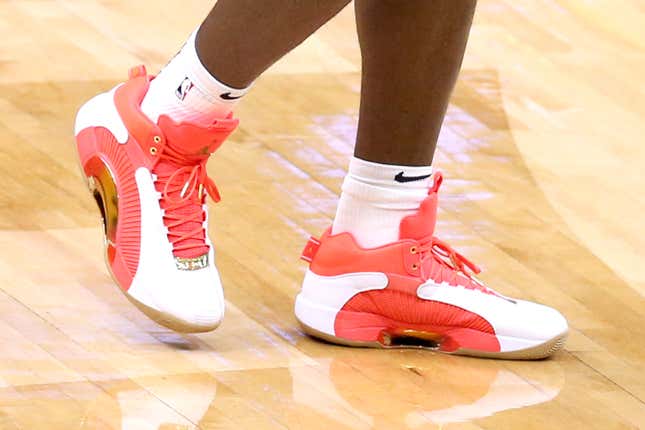 Things come full circle as Chaudee Brown blew out his Nike Zion 1s.