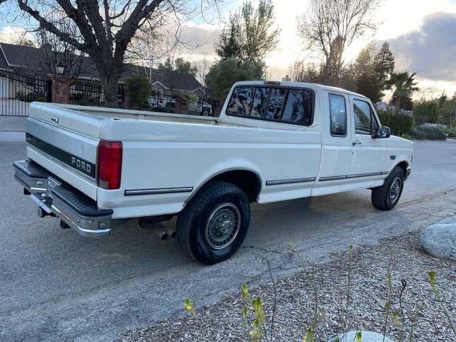 Image for article titled At $6,500, Does This 1994 Ford F250 XLT Work for You?