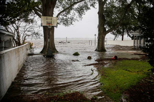 Image for article titled Photos: Hurricane Florence makes landfall