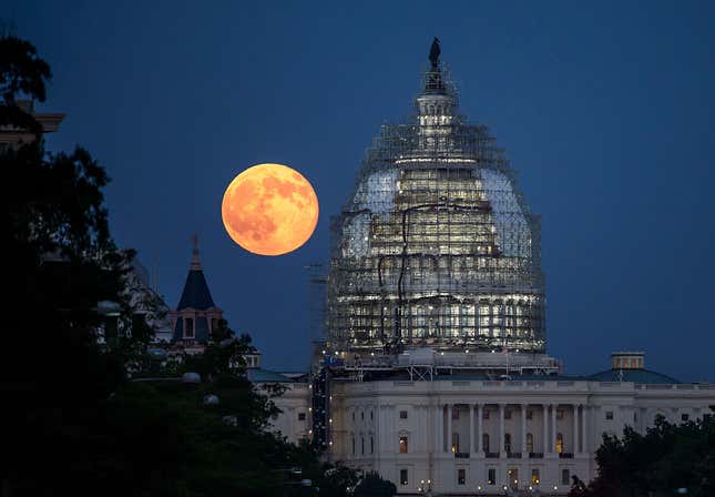 Image for article titled How to watch the only visible “supermoon” of 2017 this weekend