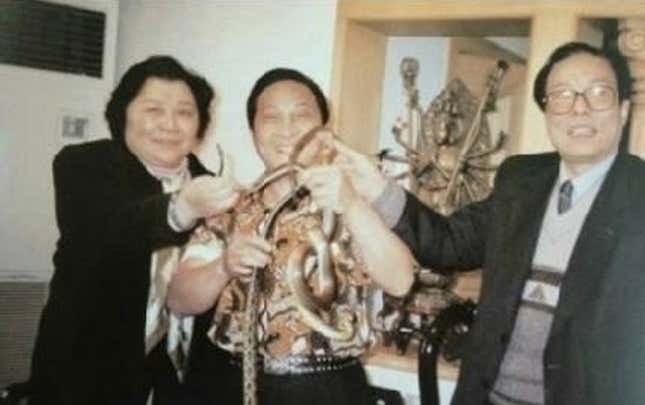Wang Lin with relatives of former Chinese leader Jiang Zemin