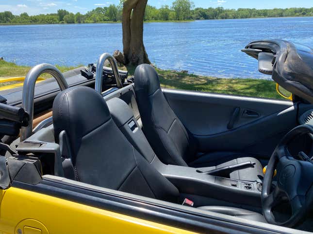 Image for article titled This Old Honda Beat Is The Best Car I've Ever Owned
