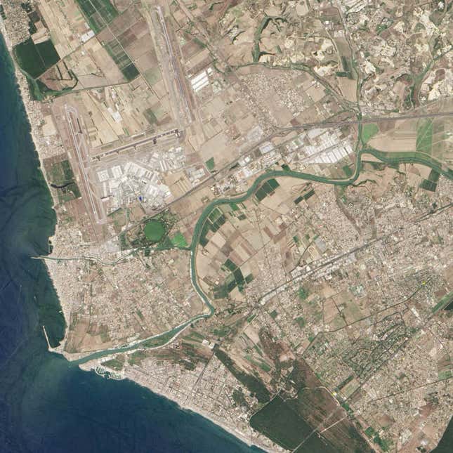 Image for article titled The winding beauty of the world’s rivers, seen from space