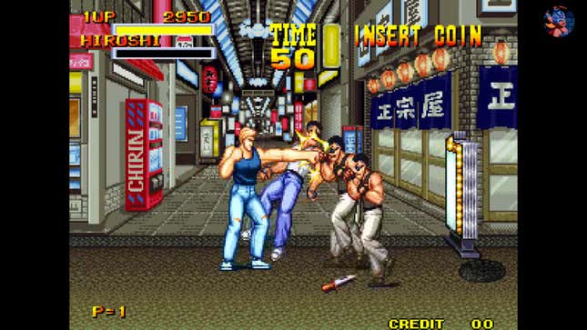 Auf einem Bild aus dem SNK-Arcade-Spiel Burning Fight schlägt ein blonder Mann in einer japanischen Stadt auf drei Angreifer ein.