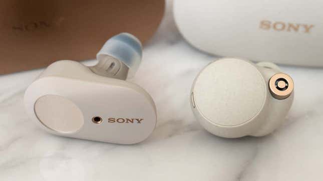 Imagen para el artículo titulado Sony lo ha hecho otra vez: auriculares de aspecto raro, pero con una cancelación de ruido espectacular