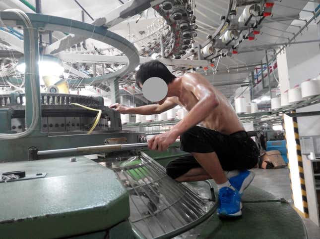 Workers at a Chinese supplier for Uniqlo working without protective gear.