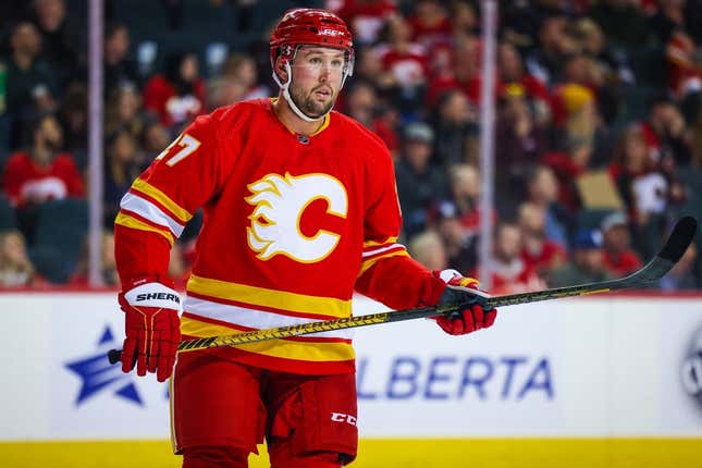 Mar 28, 2023; Calgary, Alberta, CAN; Calgary Flames left wing Nick Ritchie (27) against the Los Angeles Kings during the first period at Scotiabank Saddledome.