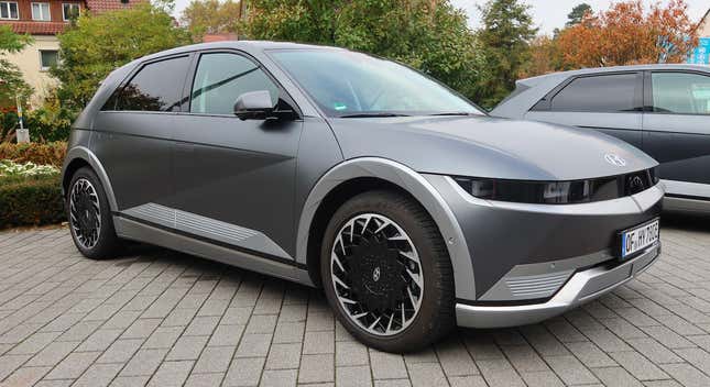 Image for article titled I Drove The 800-Volt Hyundai Ioniq 5, The First Car On The 'Revolutionary' E-GMP Platform. It's Fantastic