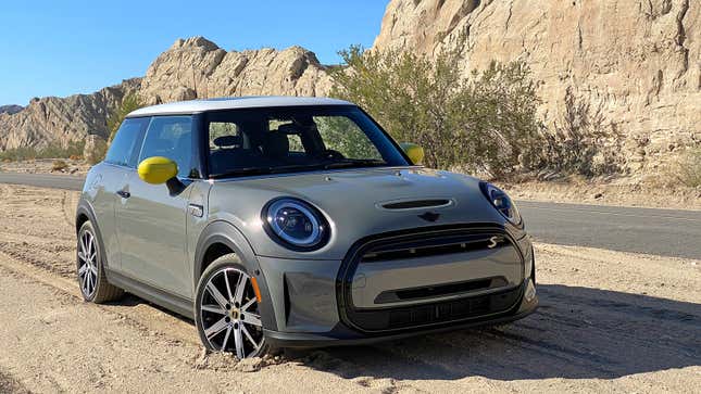 Image for article titled The Mini Cooper SE Isn&#39;t Perfect, But We Need More EVs Like It