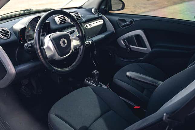 Image for article titled You're Going To Want To Drive This Epic Off-Road Beast Of A Smart Car
