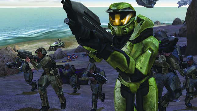 A Halo: Combat Evolved screenshot depicting Master Chief charging in with other soldiers.