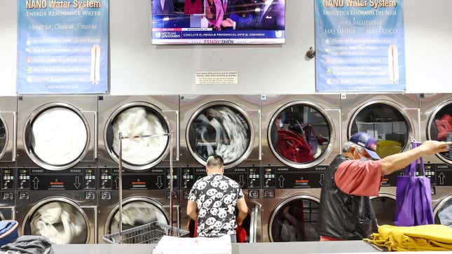 Image for article titled How Your Washing Machine Can Help Reduce Microplastics