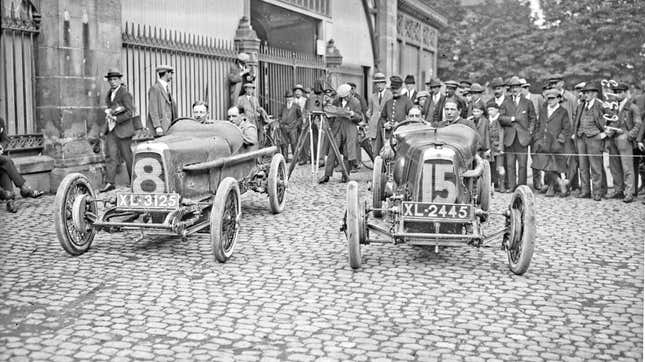 Gallop (#8), Zborowski (#15) and Aston Martin at the 1922 French Grand Prix.