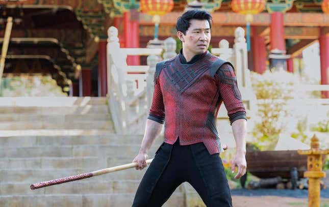 Imagen para el artículo titulado El protagonista de Shang Chi revela lo que hacía en el pasado para llegar a fin de mes