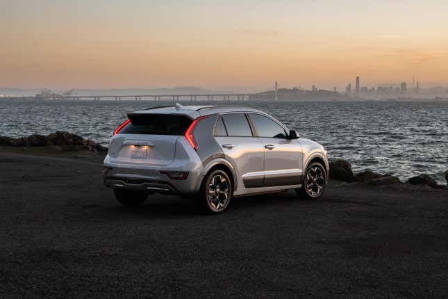 Image for article titled The 2023 Kia Niro Has Something For Everyone