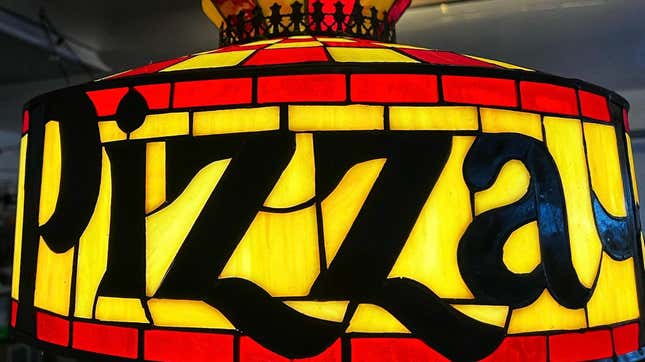Image for article titled How to Get Your Very Own Pizza Hut Lamp