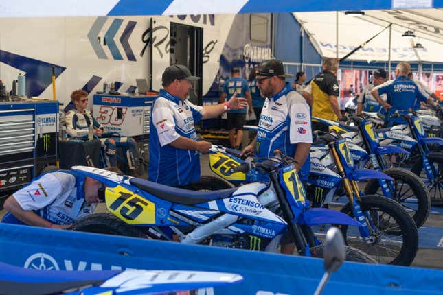 Image for article titled Racing Doesn't Get More Gnarly Than One Mile Flat Track Motorcycles