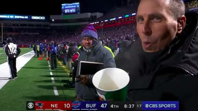 Image for article titled Those Mysterious Vats on NFL Sidelines? They’re Full of Chicken Broth