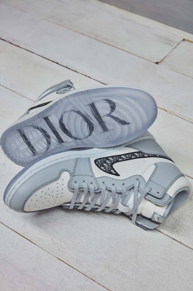 Air Jordan 1 High Dior