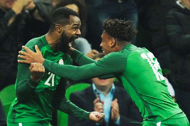“E don score!”