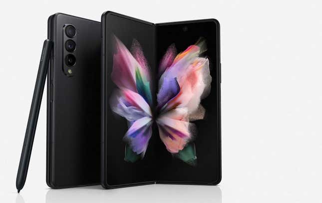 Imagen para el artículo titulado Los nuevos Galaxy Z Fold 3 y Galaxy Z Flip 3 ya están aquí. Esto es lo que cambia en los plegables de Samsung