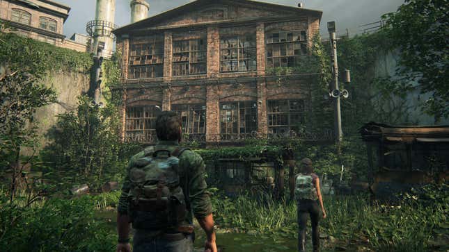 Joel follows Tess through an urban landscape overgrown with greenery in the game The Last of Us.