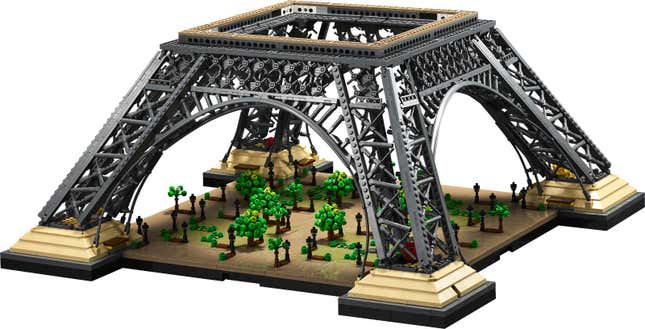 Imagen para el artículo titulado Esta enorme Torre Eiffel es el juego de Lego más alto de todos los tiempos