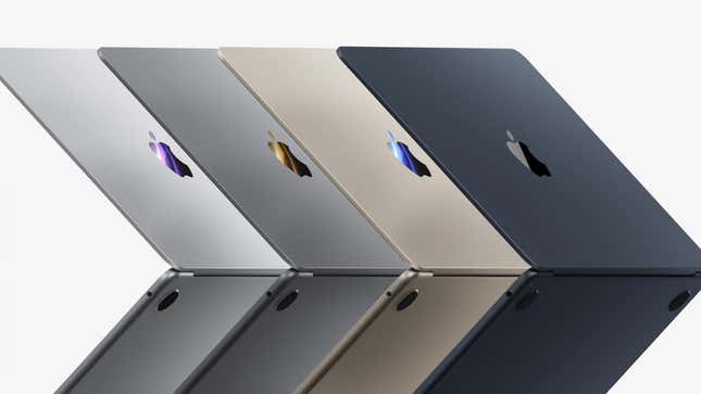 Imagen para el artículo titulado El nuevo MacBook Air tiene procesador M2, MagSafe y puerto de auriculares