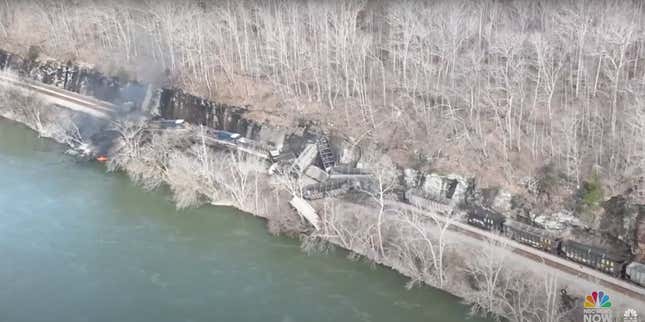 Image for article titled Another Train Derailment Is Destroying a Federally Protected River in West Virginia