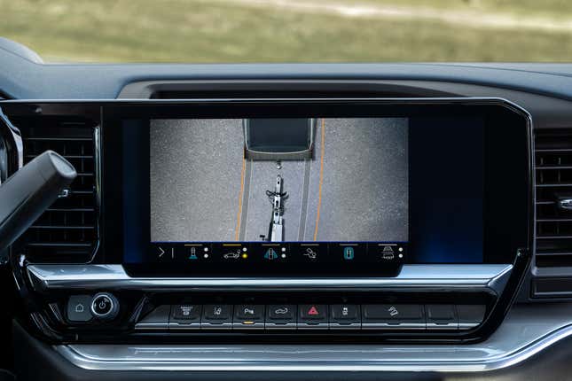 Image for article titled 2024 Chevy Silverado HD Gets More Diesel Torque and More Gears