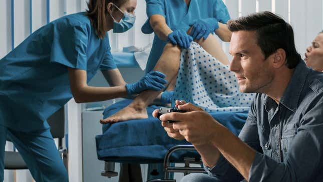 Image for article titled Loving Support: This Man Brought His Xbox To The Delivery Room So His Wife Could Watch Him Play ‘Assassin’s Creed’ While In Labor