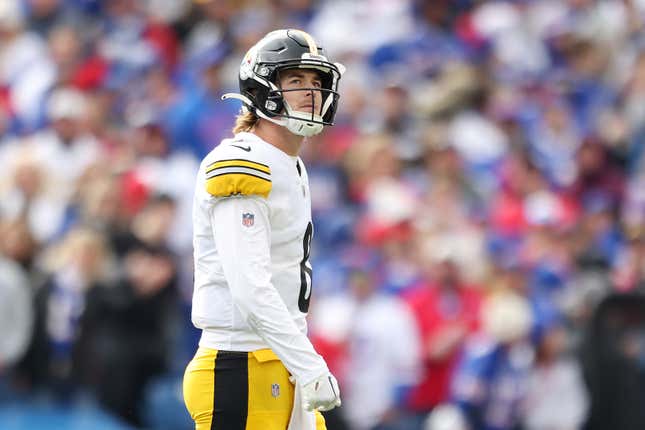 Image for article titled Ever wonder what the worst team of NFL starters would look like? Here it is