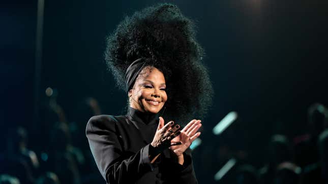  Janet Jackson speaks onstage during the 37th Annual Rock &amp; Roll Hall of Fame Induction Ceremony on November 05, 2022 in Los Angeles, California.