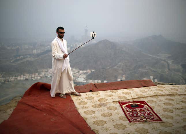 Image for article titled Hajj 2015: Millions gather in Mecca to worship, in stunning photos