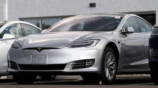 Image for article titled Tesla Allegedly Facing a Federal Criminal Investigation Over Its Self-Driving Claims