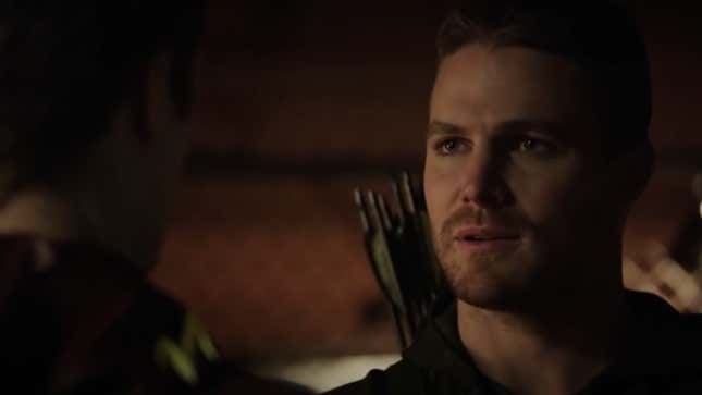 Arrow S Stephen Amell Returns As Oliver Queen On The Flash