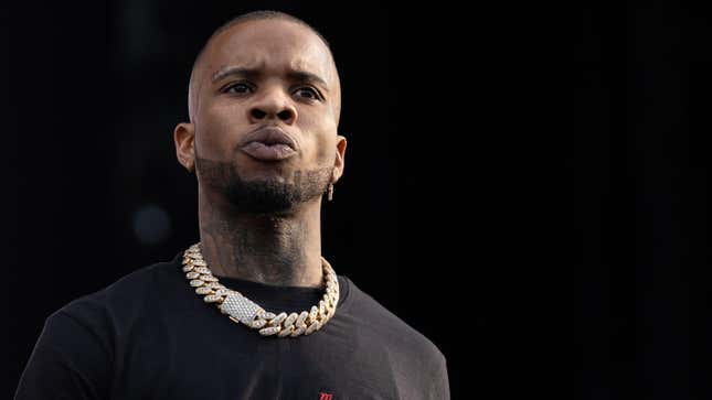 Image for article titled Suge Knight Says Tory Lanez Probably Going Through &#39;Worst Days Of Life&#39; Post-Trial