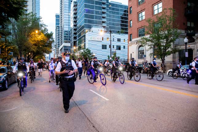 Image for article titled Chicago Police Announce Plans to Make Mass Street Arrests, Ask Courts to Hold People in Jail Over July 4th Weekend