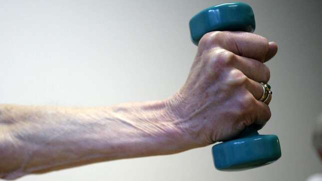 Imagen para el artículo titulado El ejercicio puede mejorar la salud cerebral incluso en personas mayores que ya tienen signos de demencia