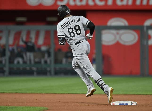 May 9, 2023; Kansas City, Missouri, USA;  Chicago White Sox center fielder Luis Robert Jr. (88) rounds the bases after hitting a solo home run during the fourth inning against the Kansas City Royals at Kauffman Stadium.
