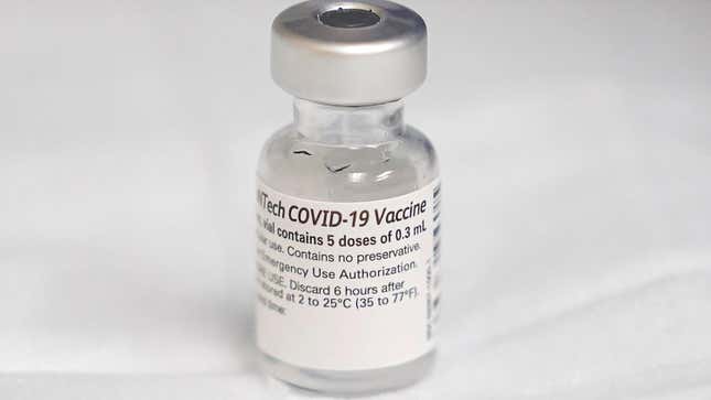 Imagen para el artículo titulado Las vacunas para el Covid-19 no funcionan tan bien en personas con estas afecciones