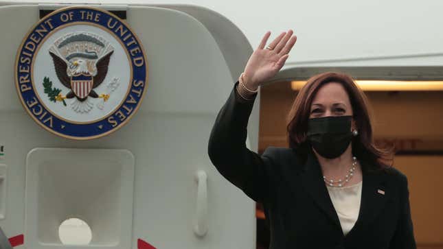 Image for article titled Kamala Harris Is Stuck On Immigration